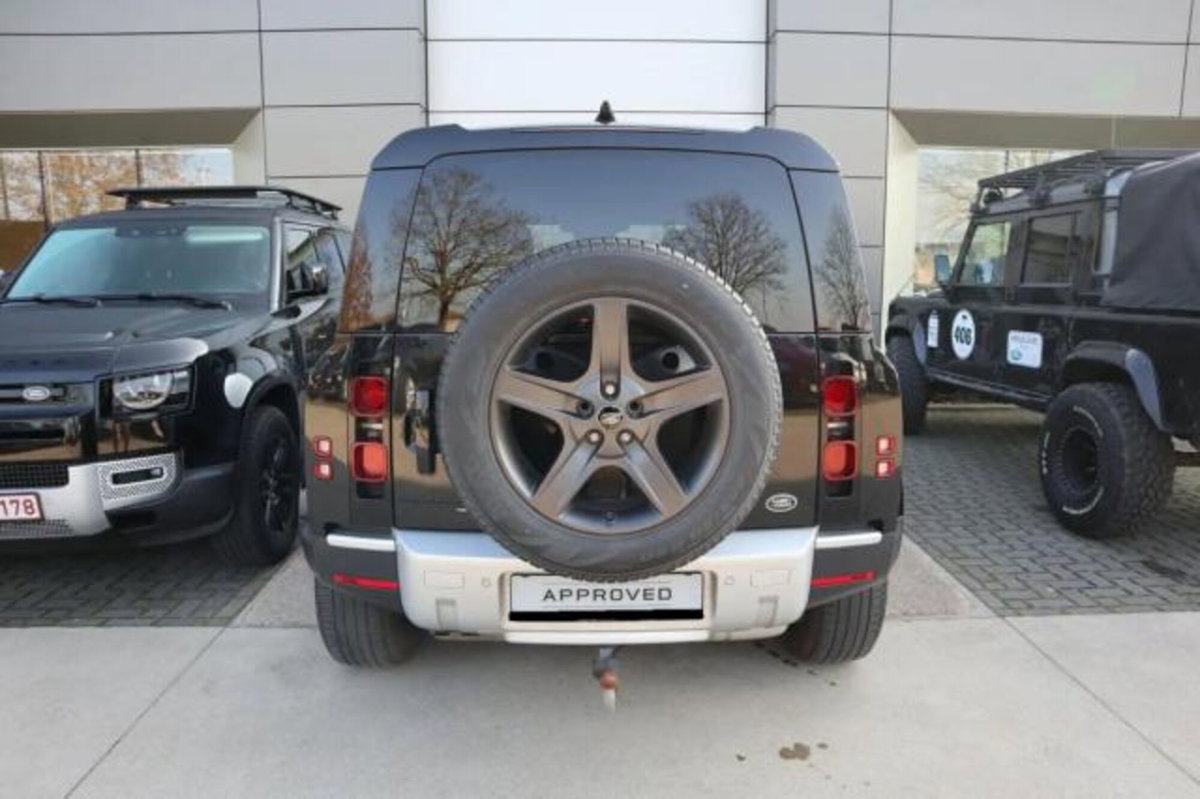 Land Rover Defender 110 Hard Top 3.0d i6 mhev X-Dynamic SE awd 300cv auto (6)