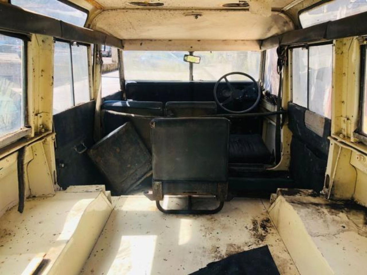 Land Rover Defender 110 2.2 TD4 Station Wagon N1 (10)