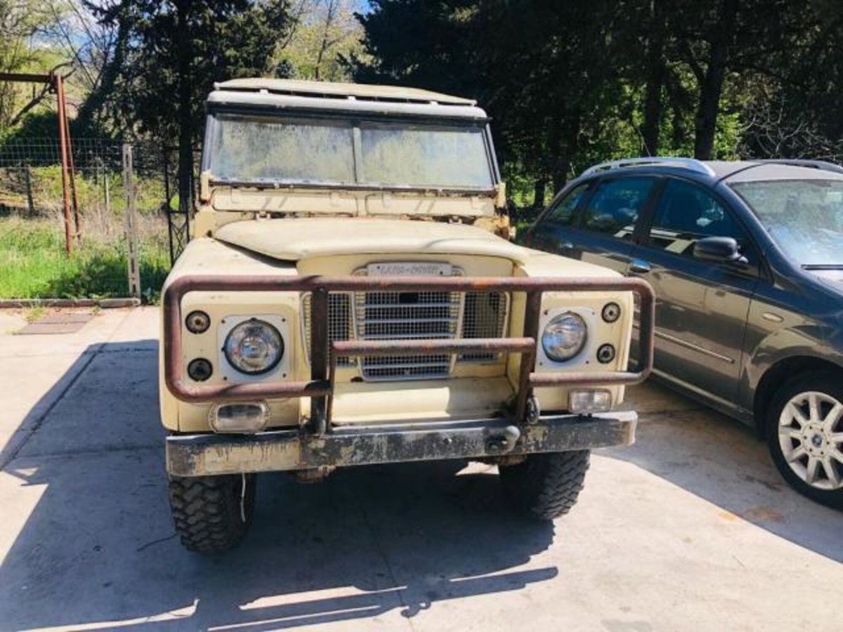 Land Rover Defender 110 2.2 TD4 Station Wagon N1 (2)