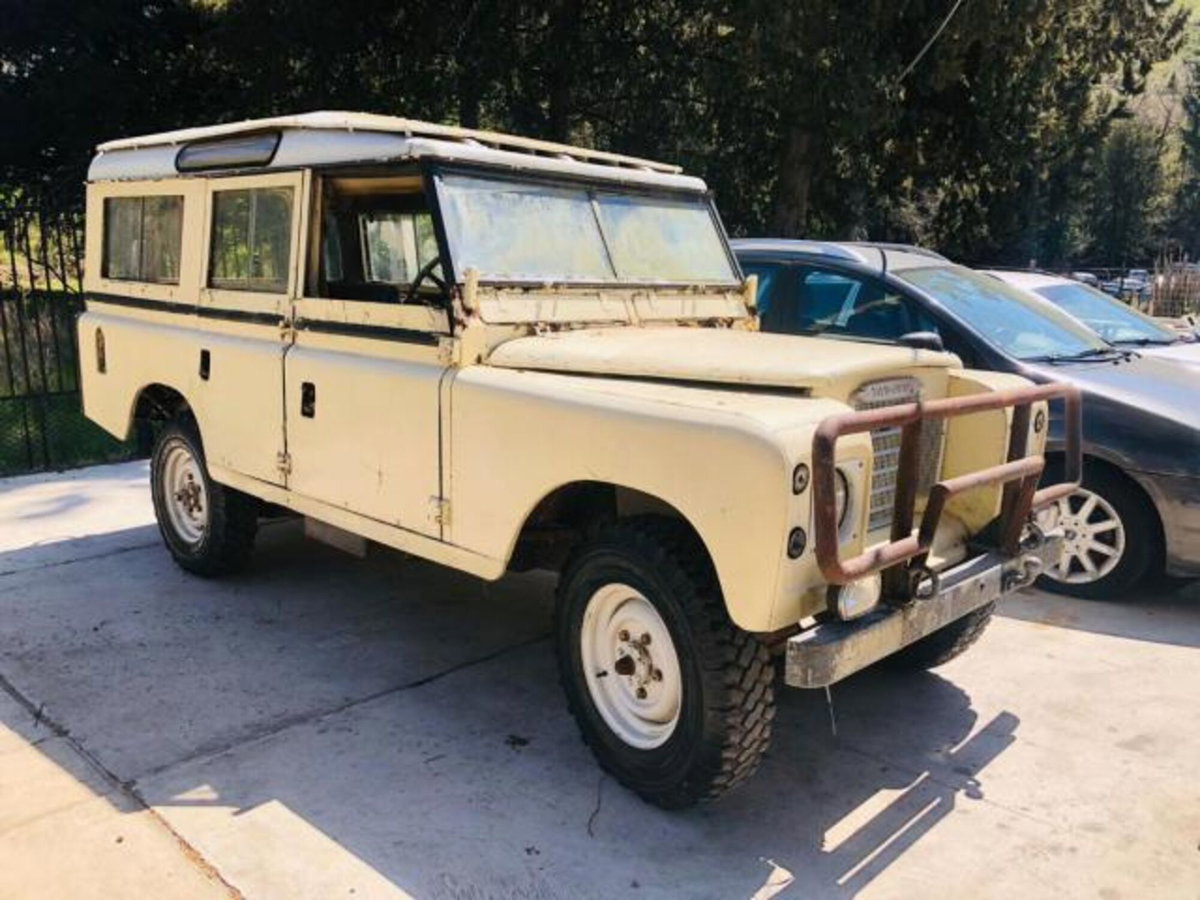 Land Rover Defender 110 2.2 TD4 Station Wagon N1 (3)