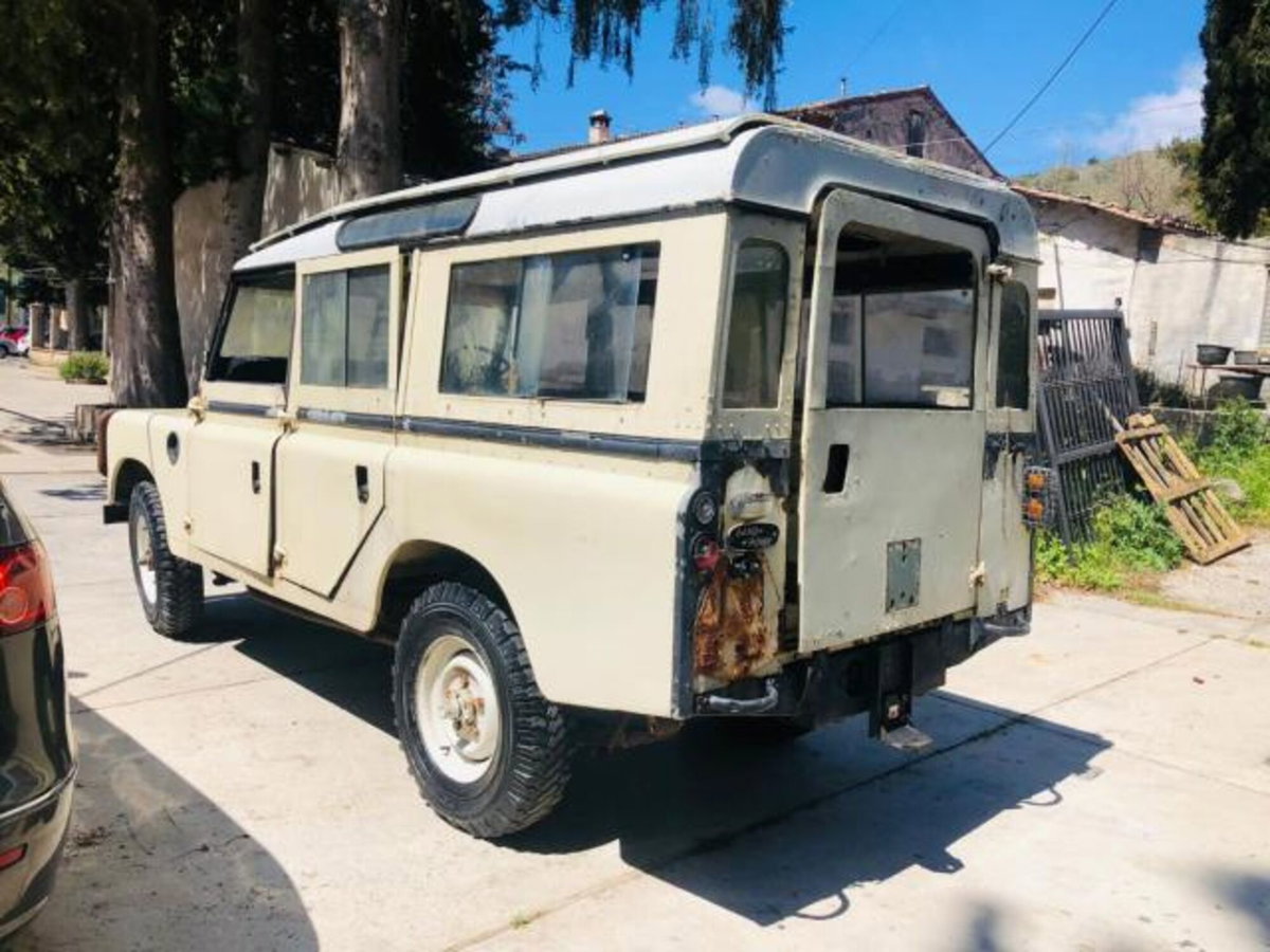 Land Rover Defender 110 2.2 TD4 Station Wagon N1 (5)