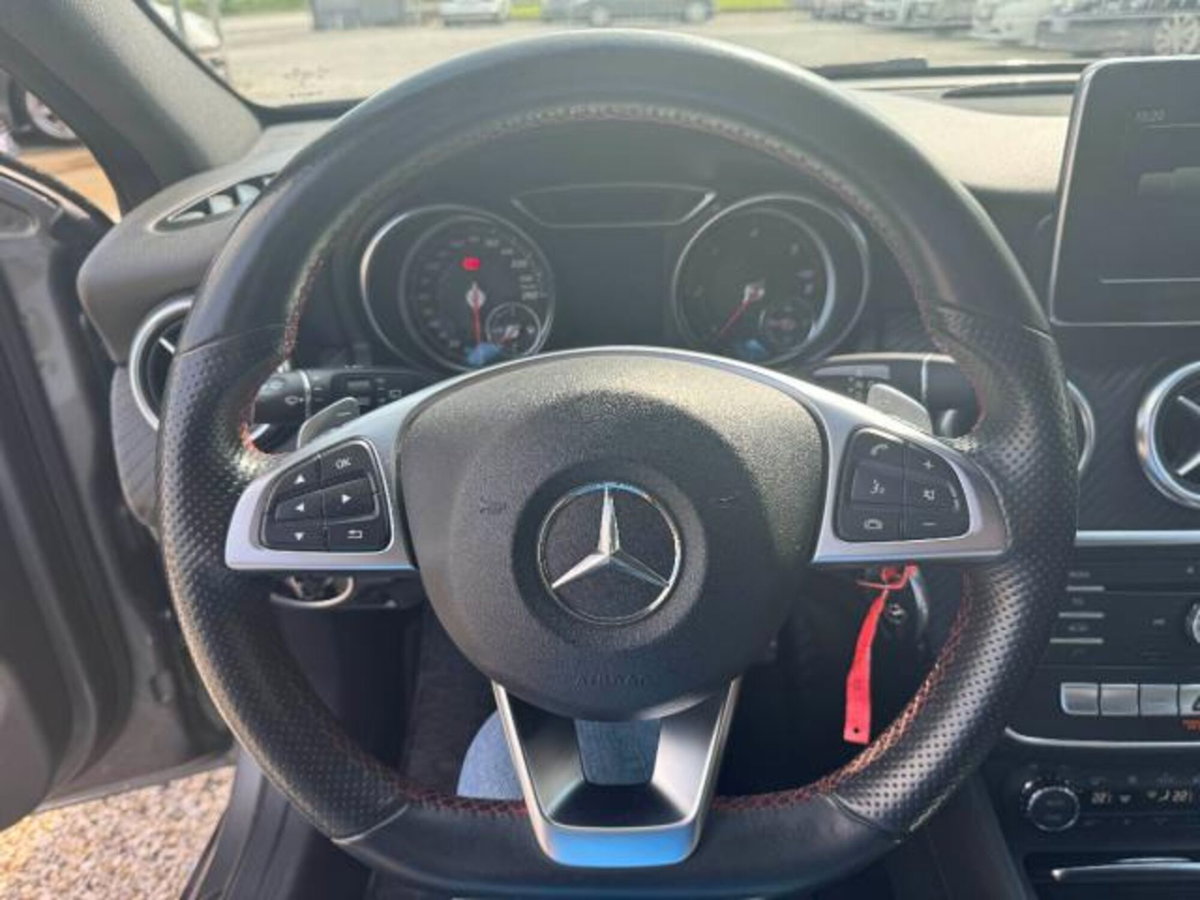 Mercedes-Benz Classe A 180 d Automatic Premium (10)