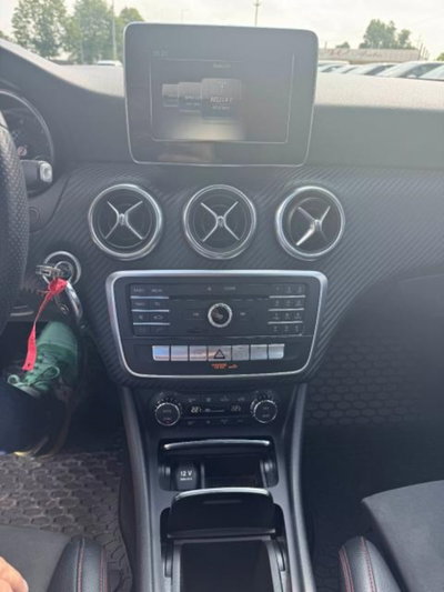 Mercedes-Benz Classe A 180 d Automatic Premium (16)