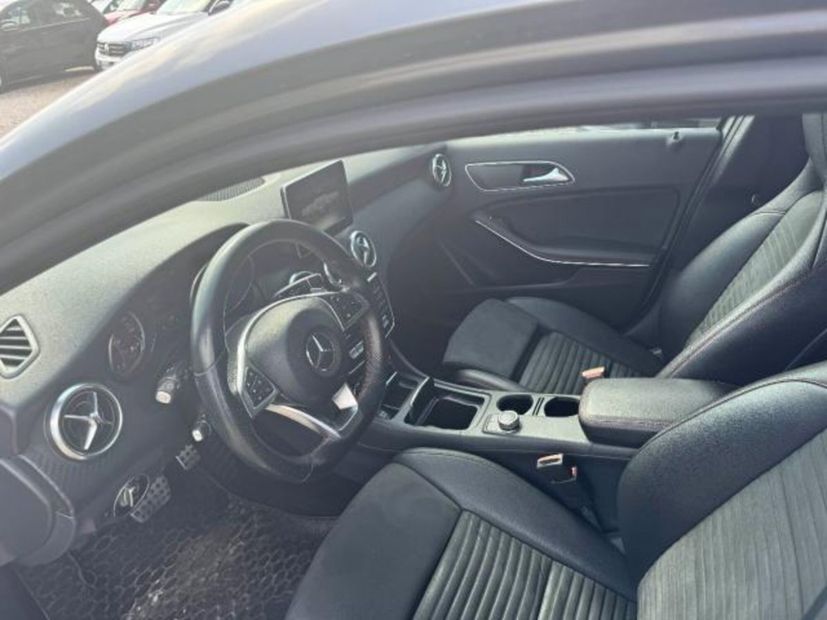 Mercedes-Benz Classe A 180 d Automatic Premium (8)