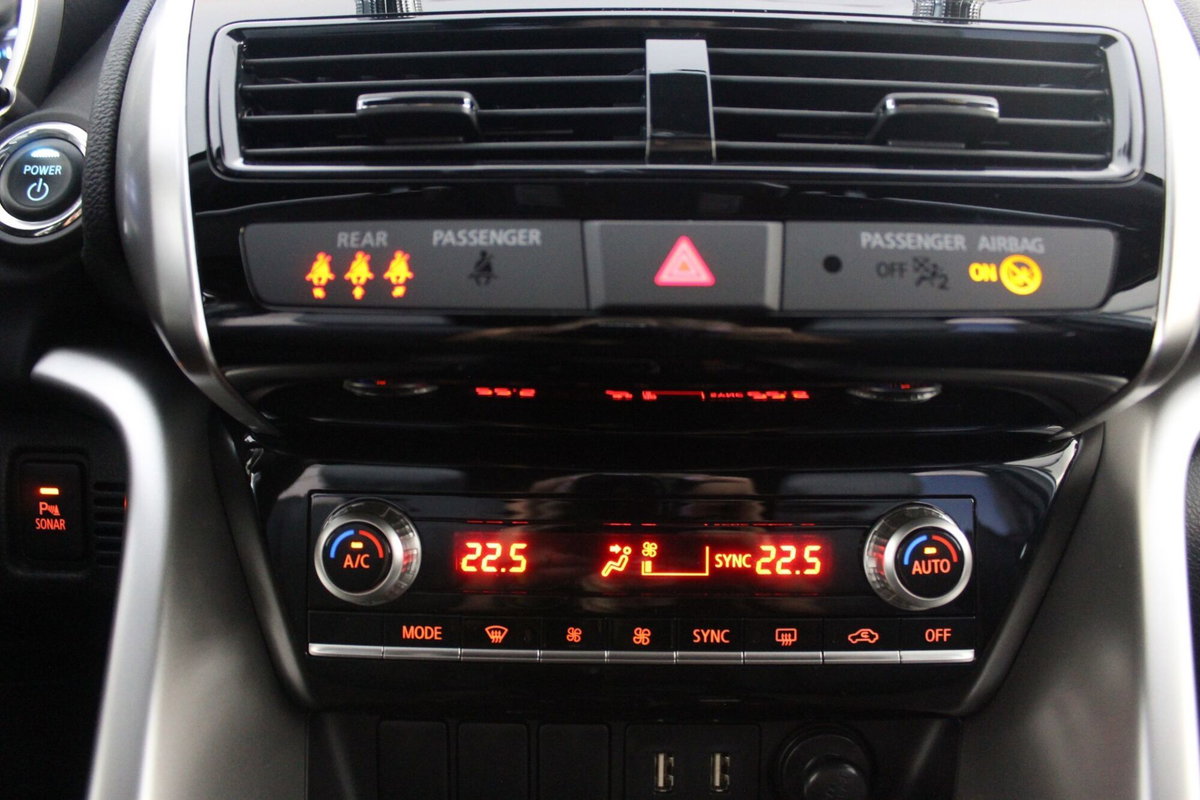 Mitsubishi Eclipse Cross 2.4 MIVEC 4WD PHEV Instyle SDA (20)