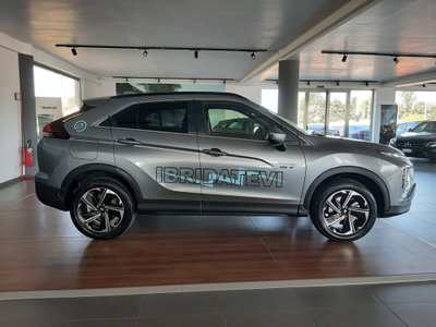 Mitsubishi Eclipse Cross 2.4 MIVEC 4WD PHEV Instyle SDA (4)