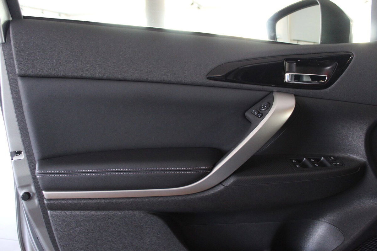 Mitsubishi Eclipse Cross 2.4 MIVEC 4WD PHEV Instyle SDA (8)
