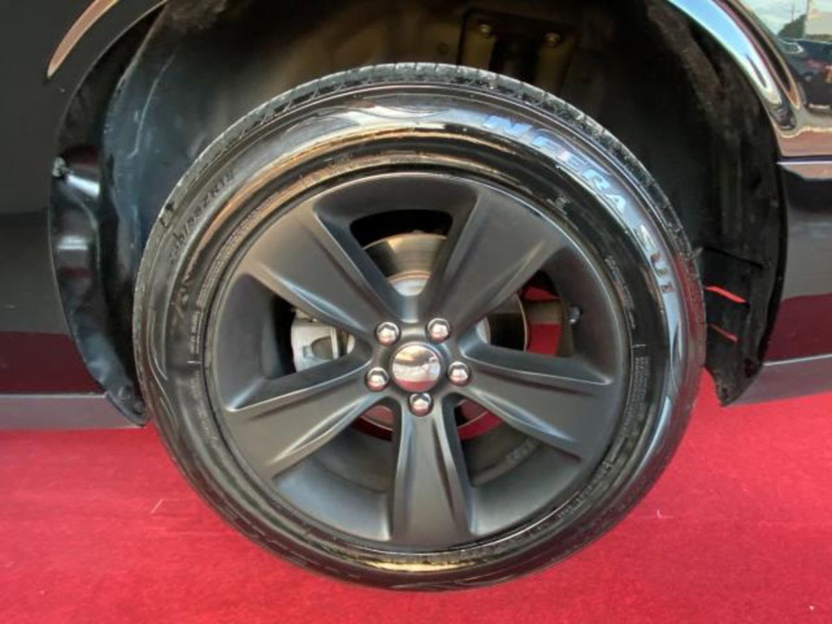 Dodge Challenger 3.6 V6 SXT awd 309cv at8 (12)