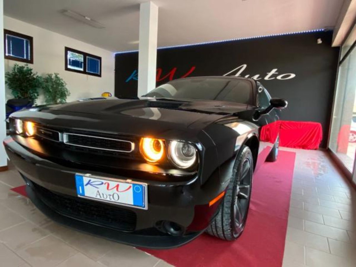 Dodge Challenger 3.6 V6 SXT awd 309cv at8 (3)