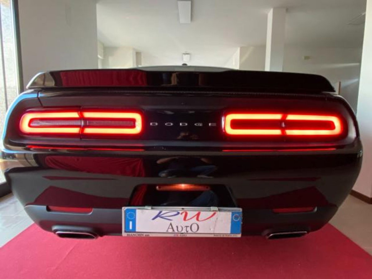 Dodge Challenger 3.6 V6 SXT awd 309cv at8 (8)