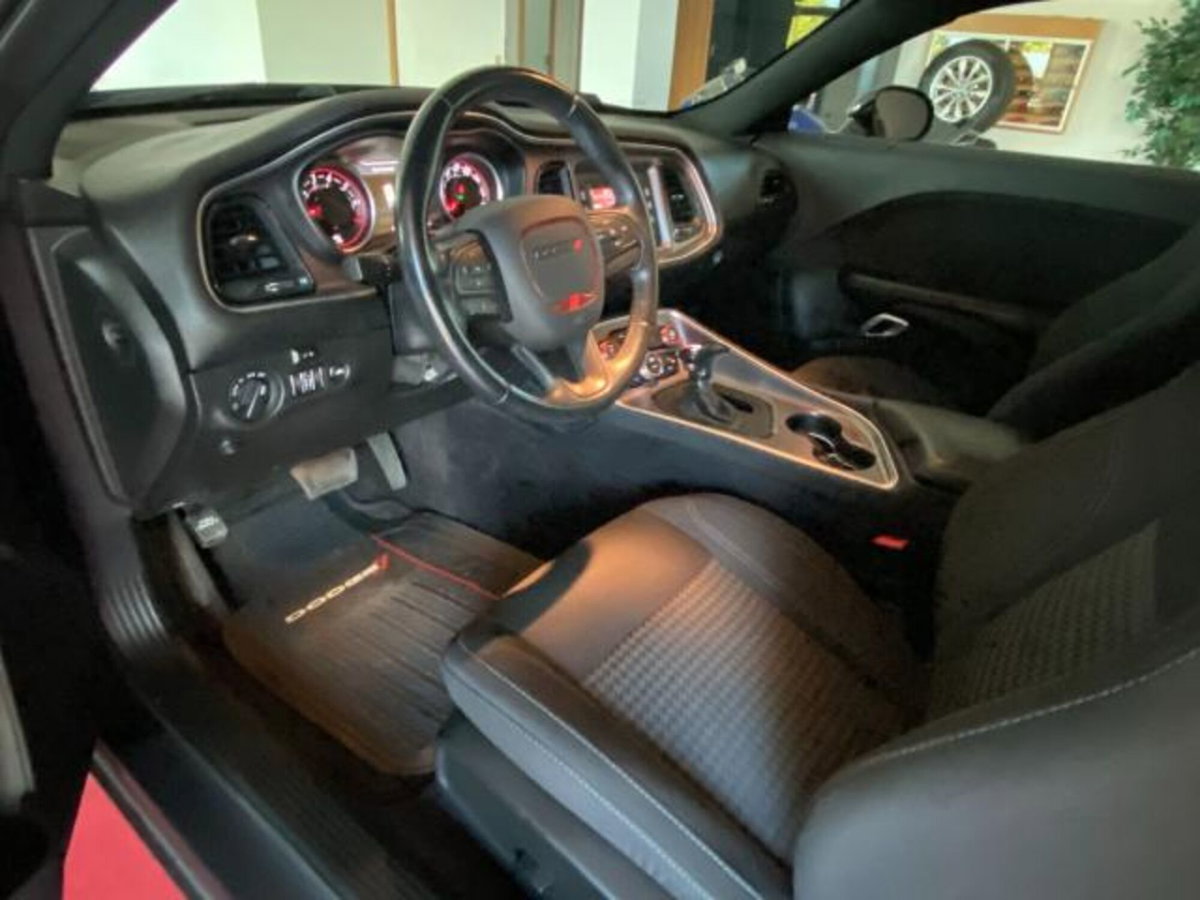 Dodge Challenger 3.6 V6 SXT awd 309cv at8 (9)