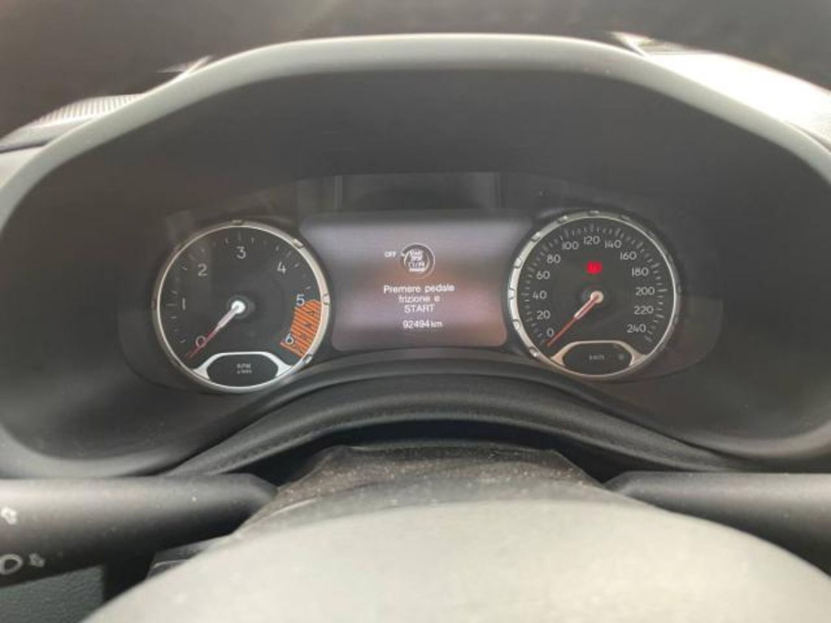 Jeep Renegade 1.6 Mjt 120 CV Limited (9)