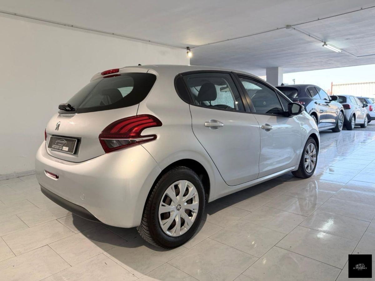 Peugeot 208 75 5 porte Active (11)