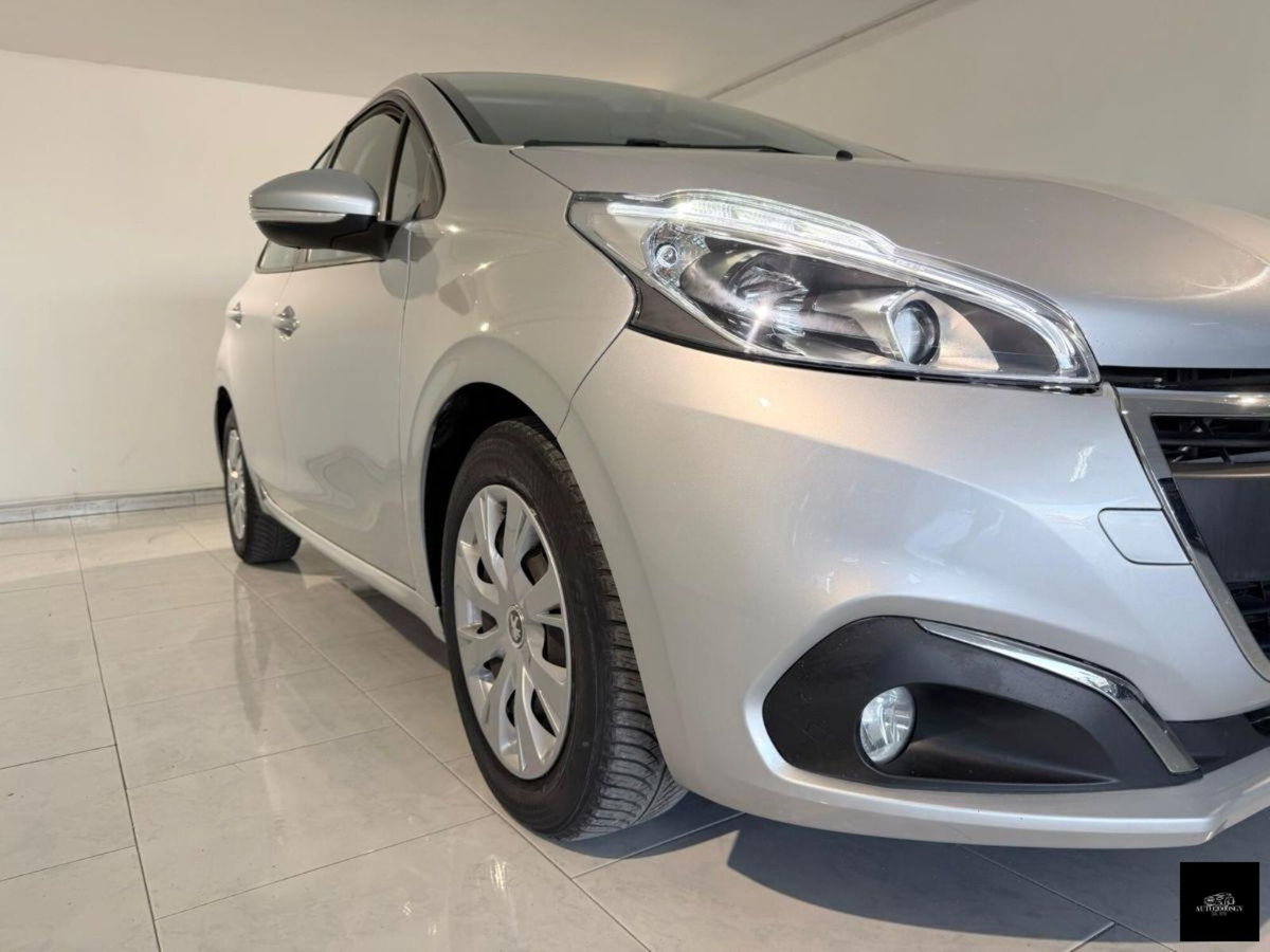 Peugeot 208 75 5 porte Active (2)