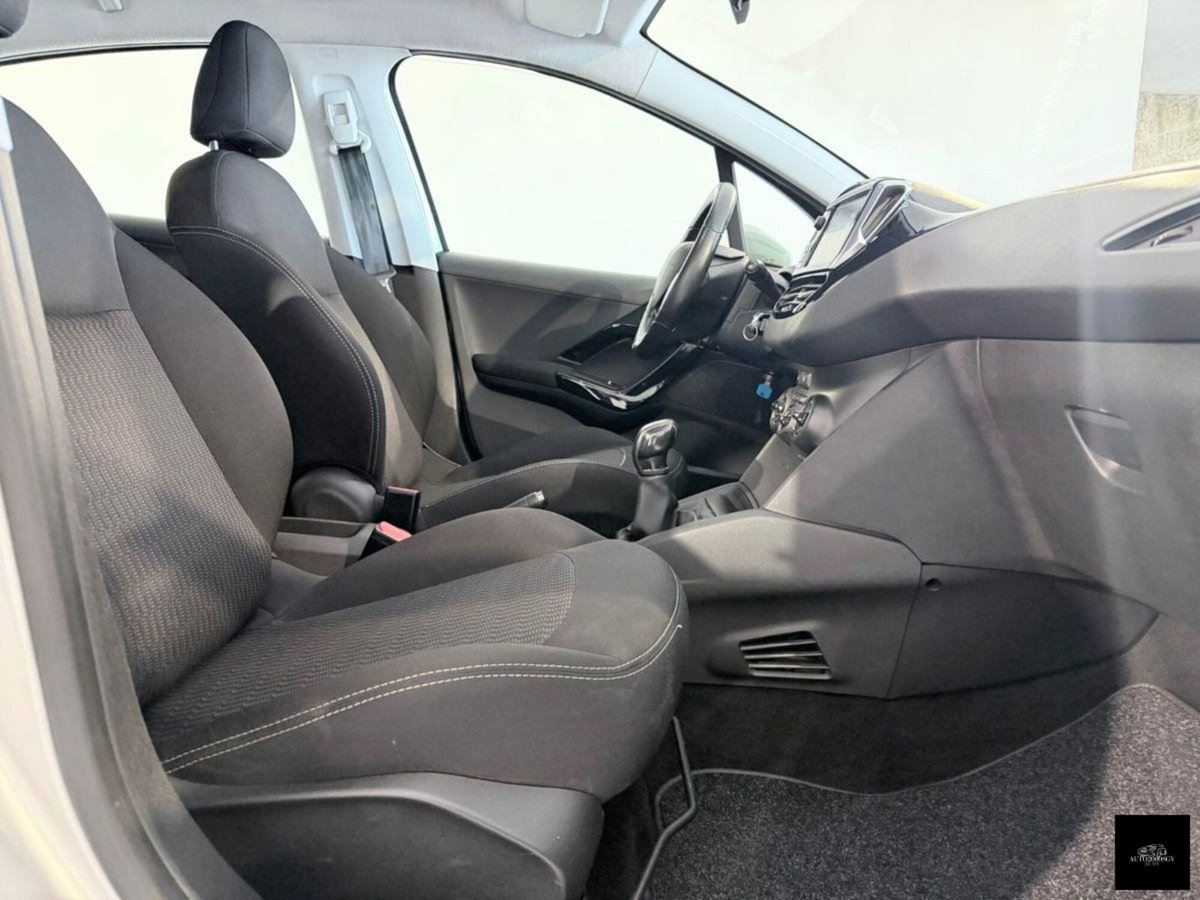Peugeot 208 75 5 porte Active (4)