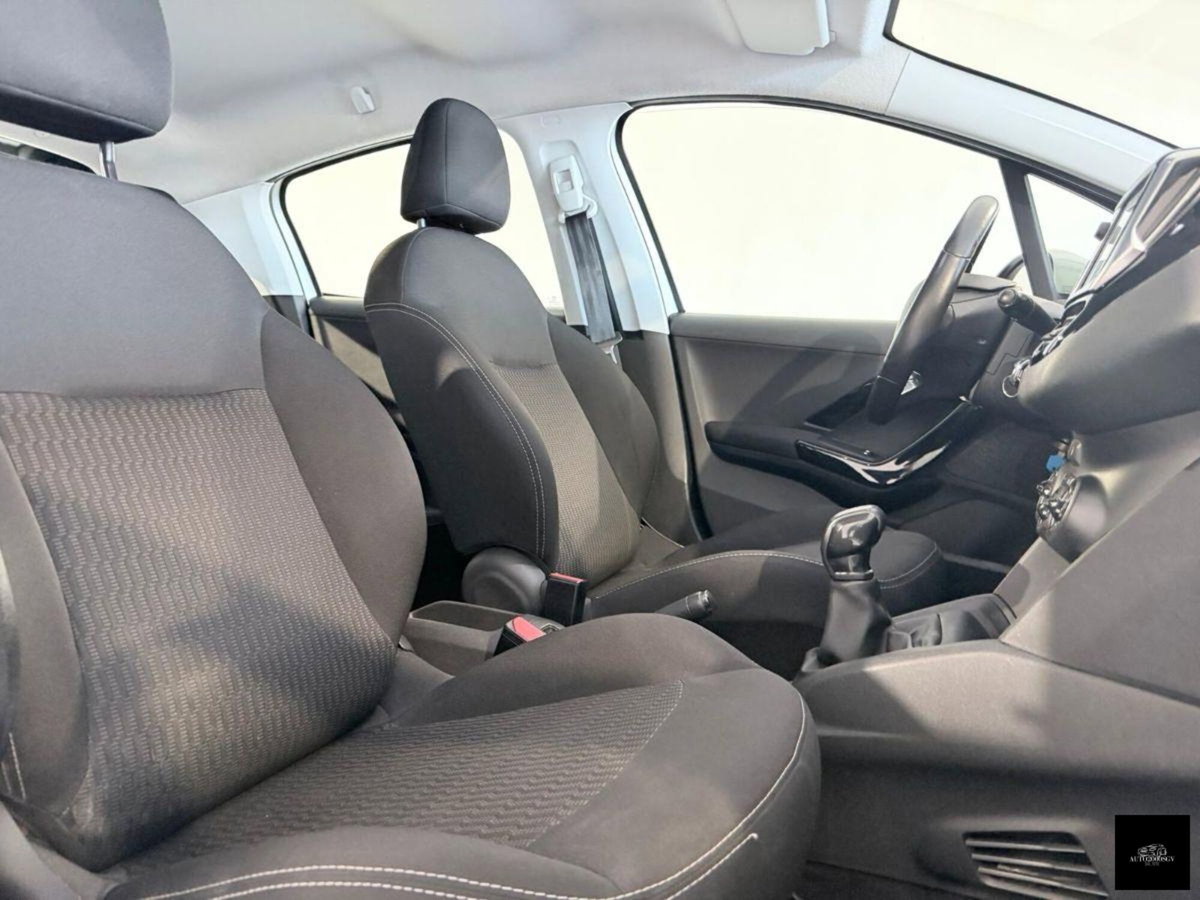 Peugeot 208 75 5 porte Active (5)