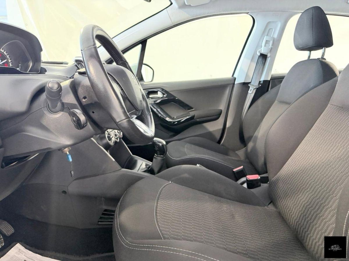 Peugeot 208 75 5 porte Active (6)