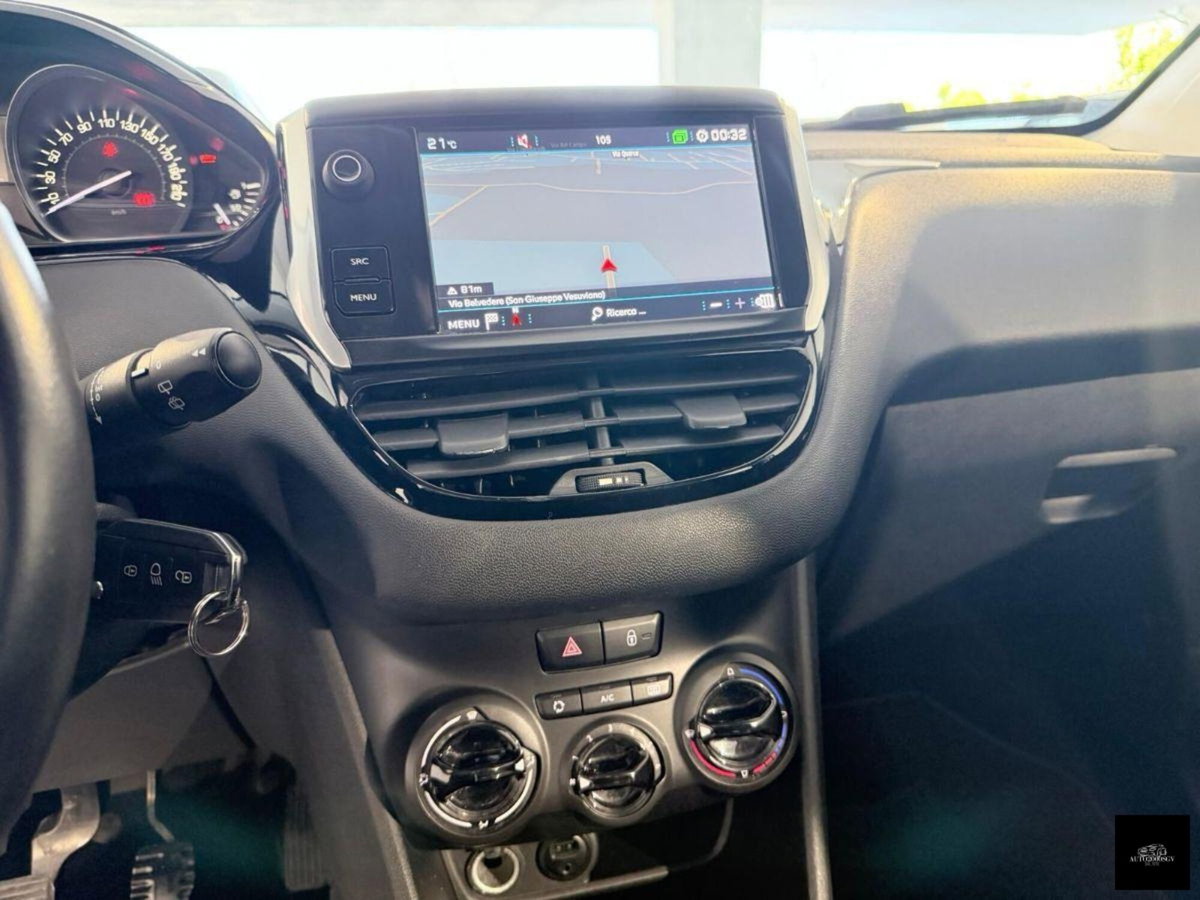 Peugeot 208 75 5 porte Active (8)