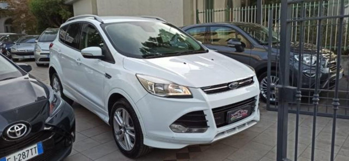 Ford Kuga 2.0 TDCI 180 CV S&S 4WD Powershift Titanium X (4)