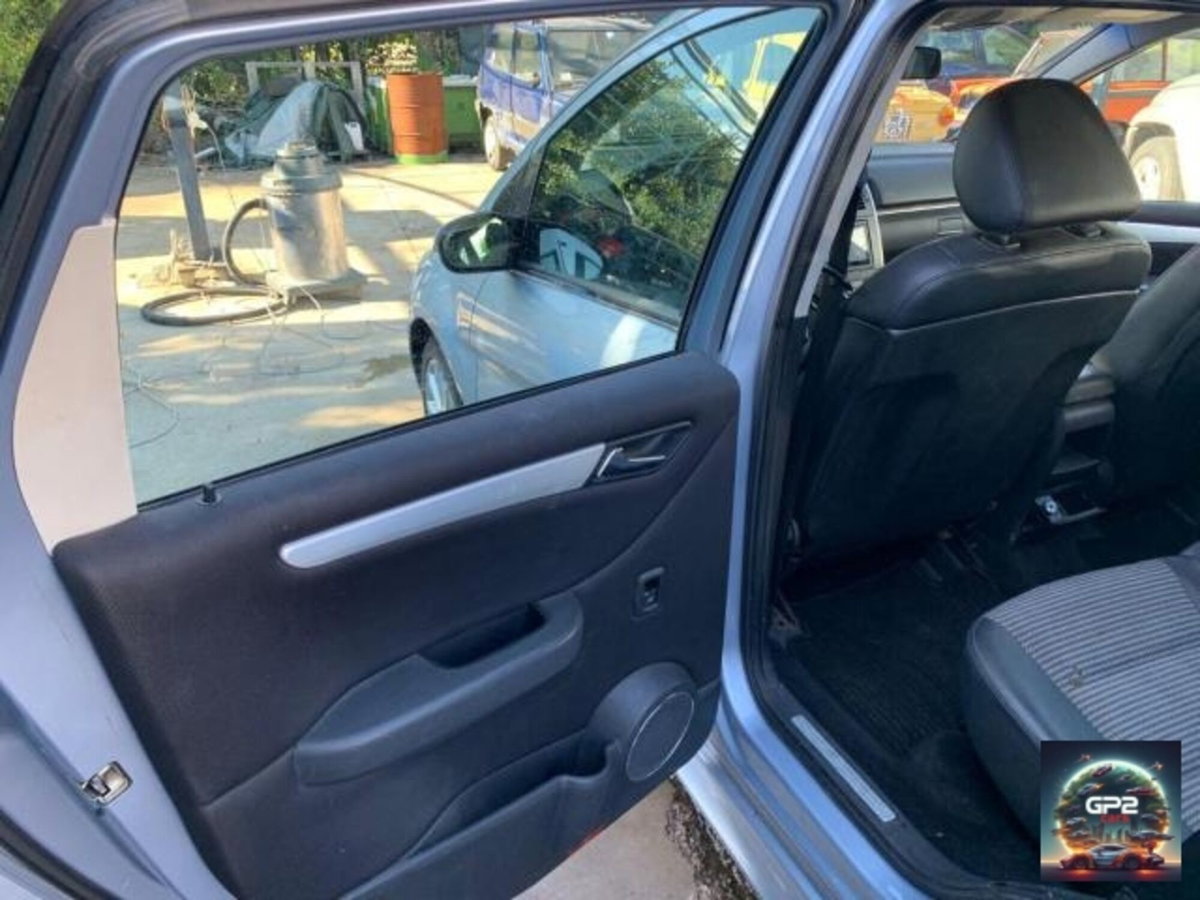 Mercedes-Benz Classe B 200 Turbo Chrome (7)