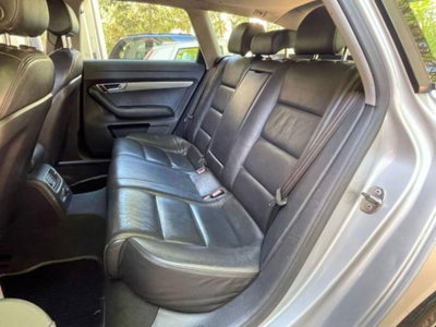 Audi A4 Avant 3.0 V6 TDI F.AP. qu. tip. (14)