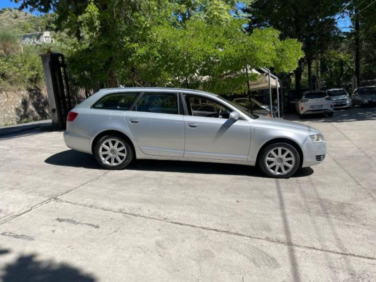 Audi A4 Avant 3.0 V6 TDI F.AP. qu. tip. (4)