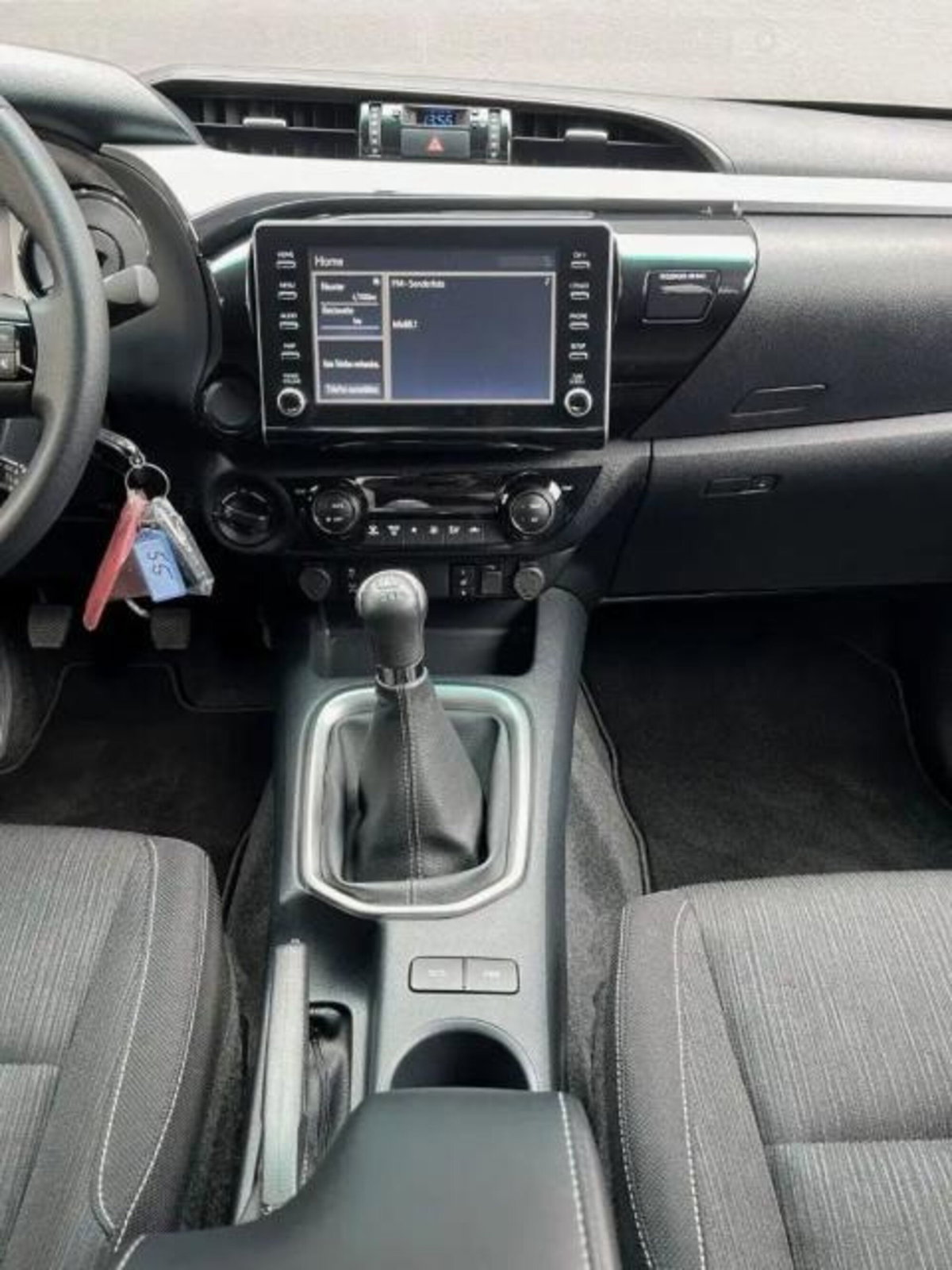 Toyota Hilux 2.8 d-4d extra cab Comfort (12)