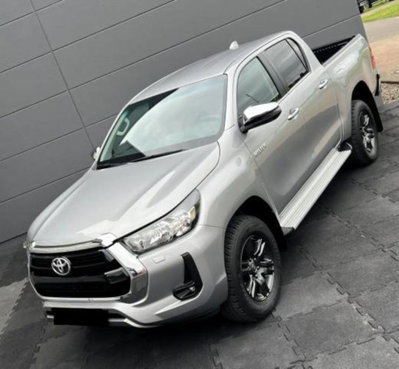 Toyota Hilux 2.8 d-4d extra cab Comfort (4)