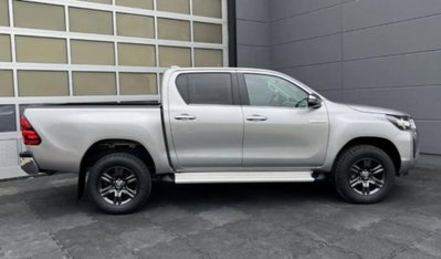 Toyota Hilux 2.8 d-4d extra cab Comfort (6)