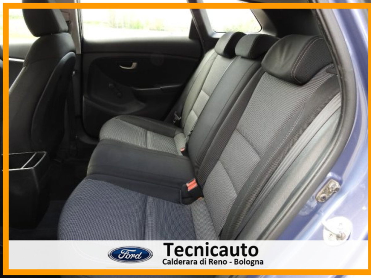 Hyundai i30 Station Wagon 1.6 CRDi Comfort A/T (11)