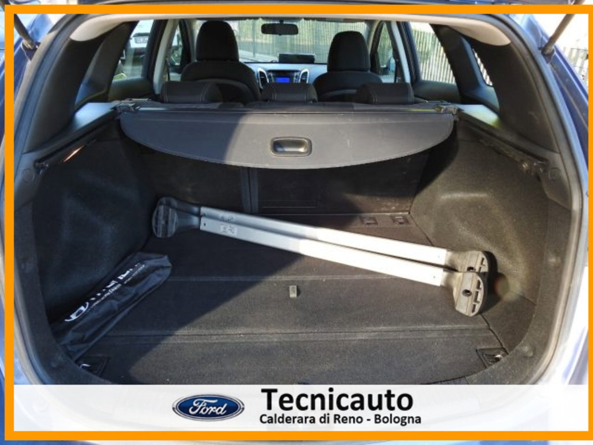 Hyundai i30 Station Wagon 1.6 CRDi Comfort A/T (12)