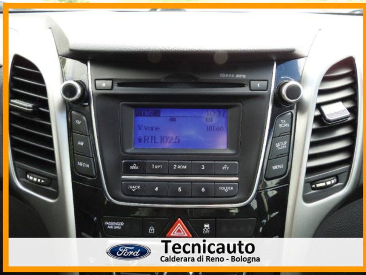 Hyundai i30 Station Wagon 1.6 CRDi Comfort A/T (16)