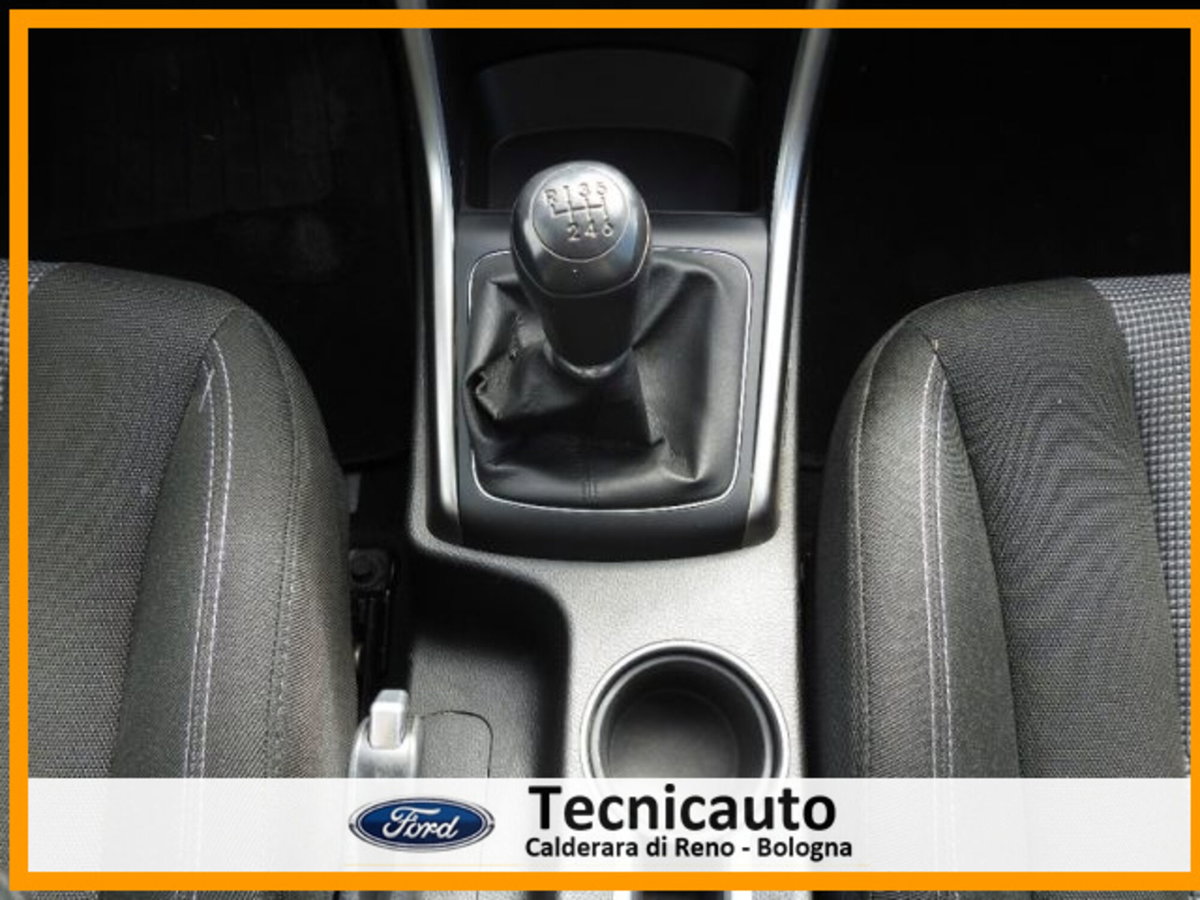 Hyundai i30 Station Wagon 1.6 CRDi Comfort A/T (19)