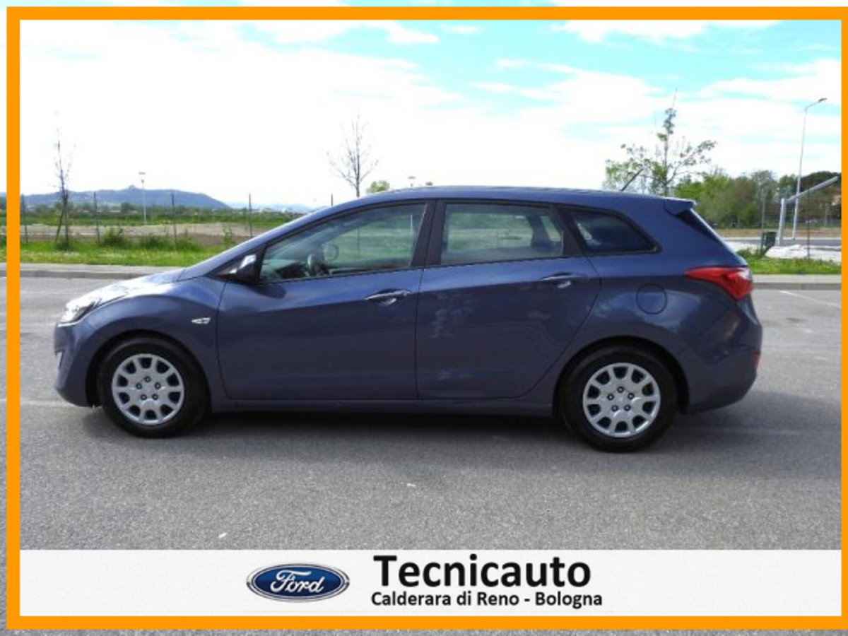 Hyundai i30 Station Wagon 1.6 CRDi Comfort A/T (3)