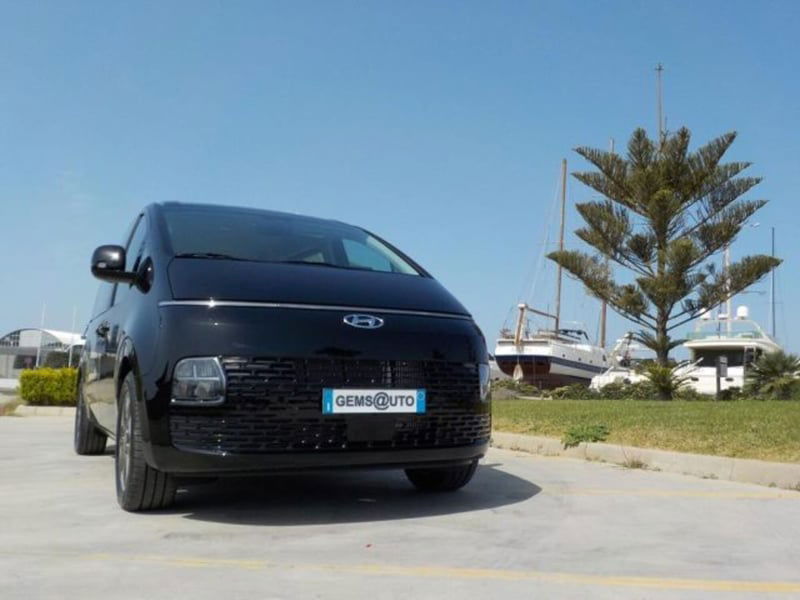 Hyundai Staria 2.2 awd auto