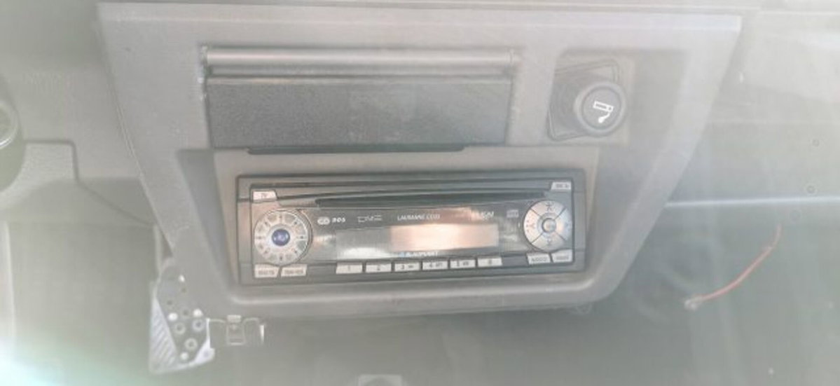 Suzuki Samurai 1.3i cat Berlina De Luxe S (12)