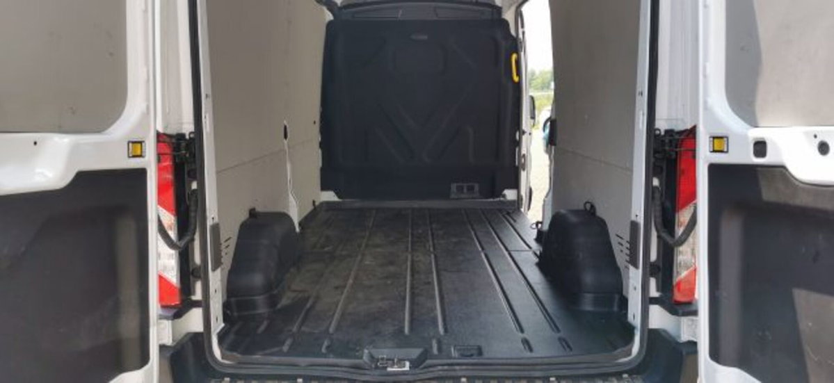 Ford Transit Furgone 330 2.0TDCi EcoBlue MHEV 130CV PL-TM Combi Entry (13)
