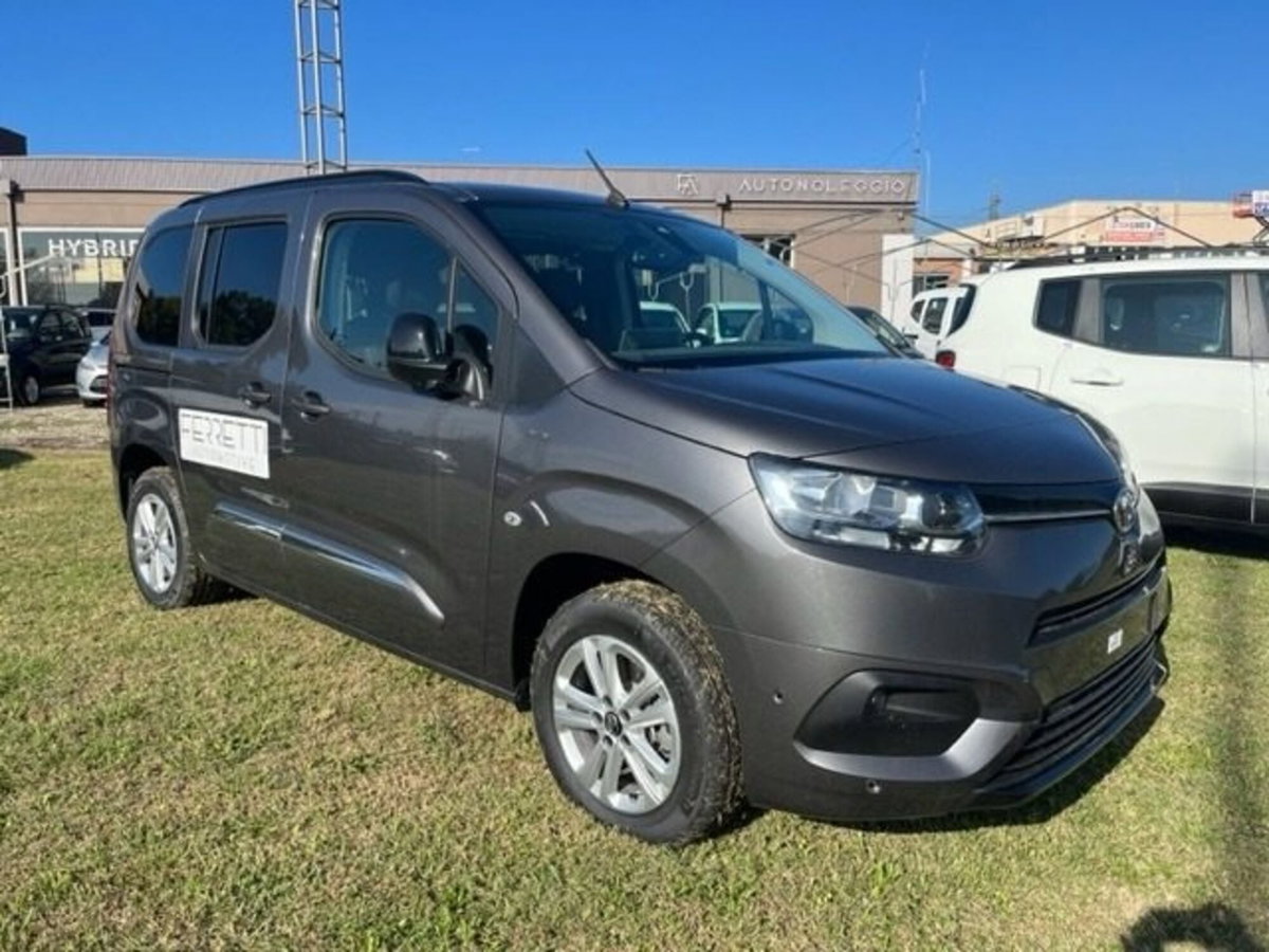 Toyota Proace City Verso City Verso 1.5D 100 CV S&S Short D Executive (2)