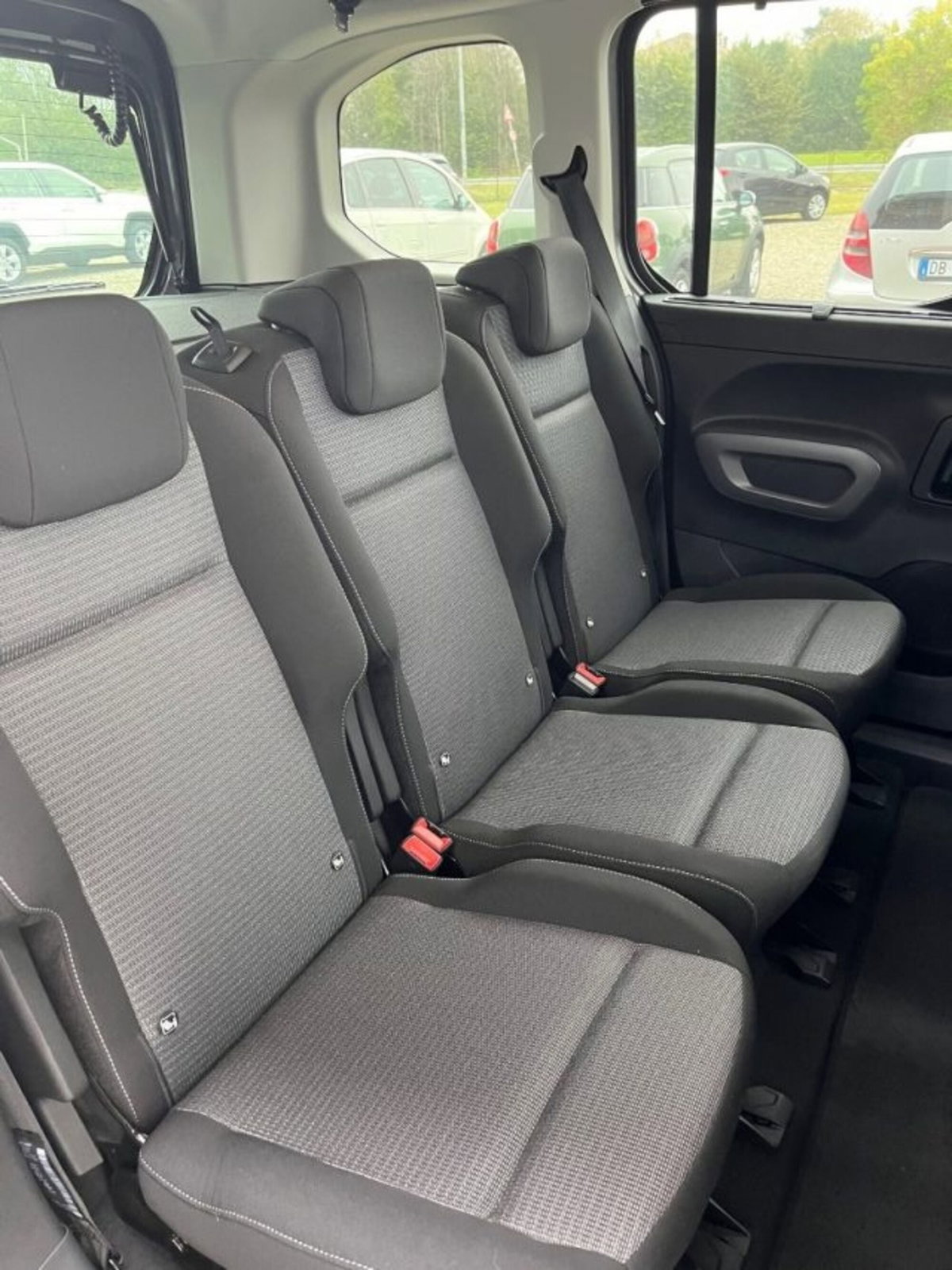 Toyota Proace City Verso City Verso 1.5D 100 CV S&S Short D Executive (4)