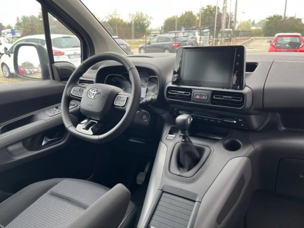 Toyota Proace City Verso City Verso 1.5D 100 CV S&S Short D Executive (6)