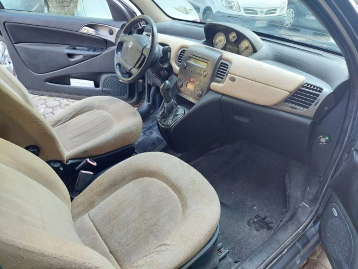Lancia Ypsilon Multijet 16V Argento (6)