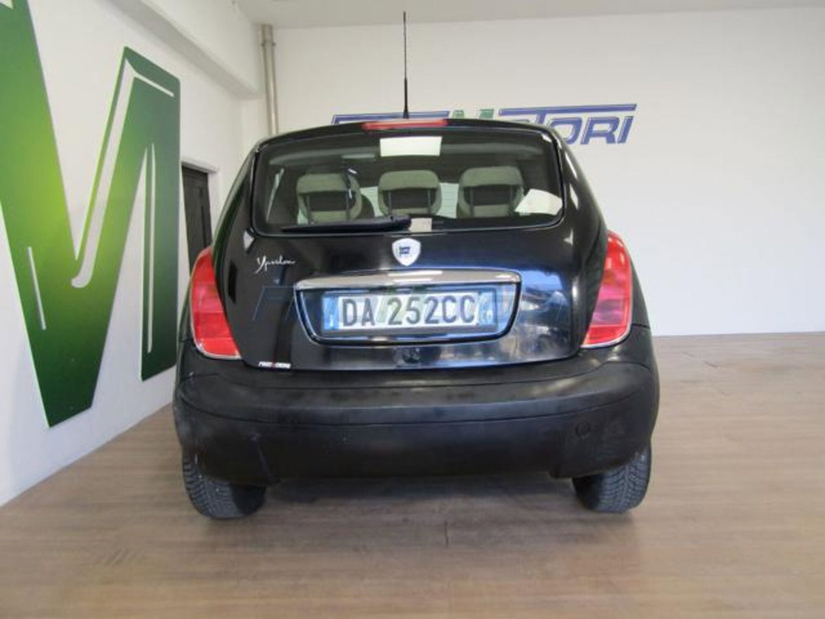 Lancia Ypsilon 1.2 (12)