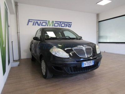 Lancia Ypsilon 1.2 (2)