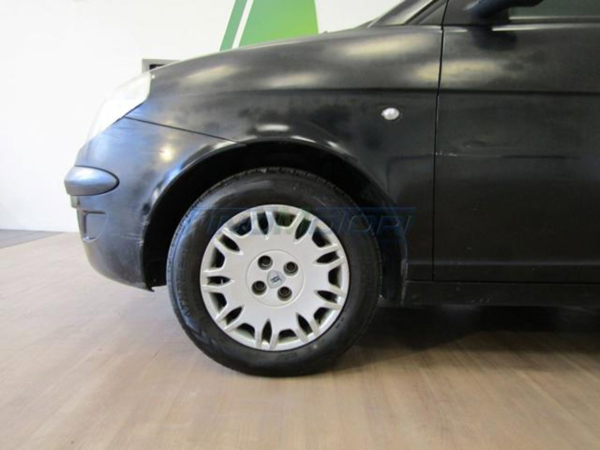 Lancia Ypsilon 1.2 (3)