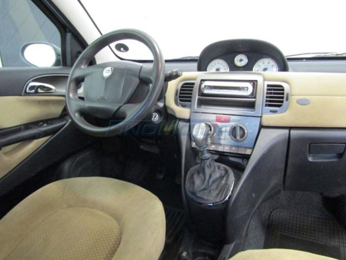 Lancia Ypsilon 1.2 (7)