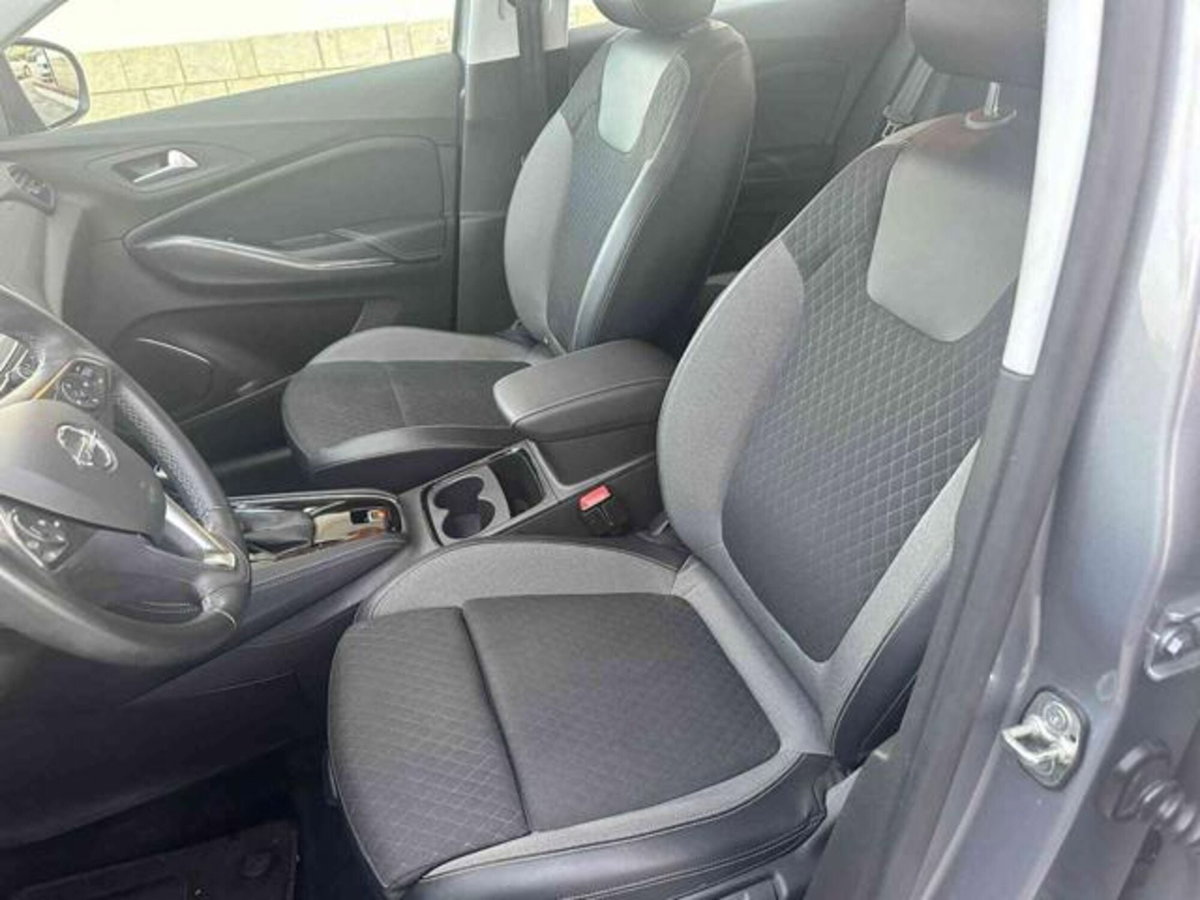 Opel Grandland 1.5 diesel Ecotec aut. Business Elegance (10)