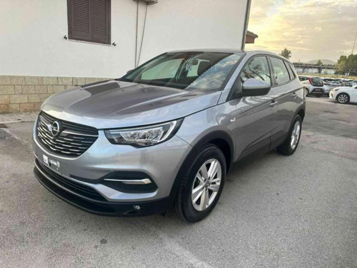 Opel Grandland 1.5 diesel Ecotec aut. Business Elegance (2)