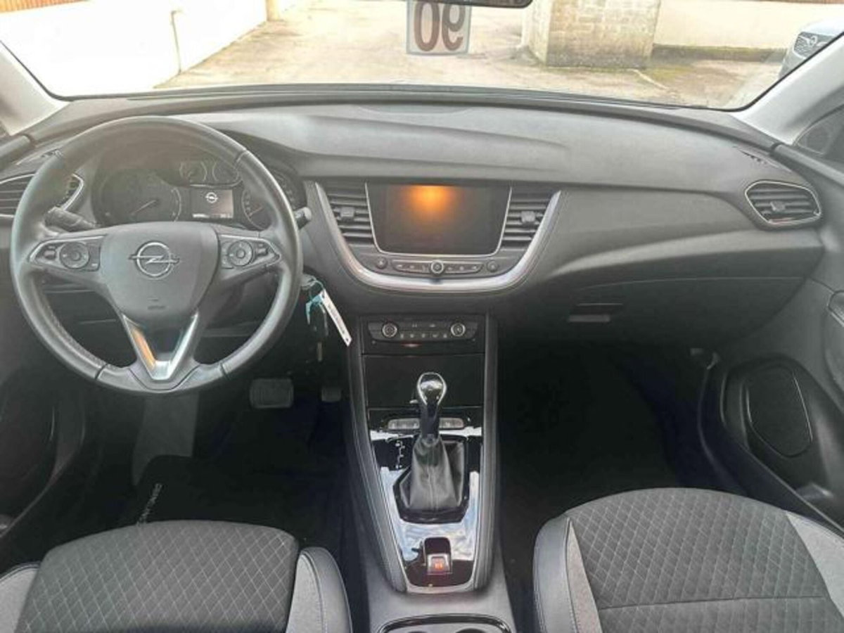 Opel Grandland 1.5 diesel Ecotec aut. Business Elegance (6)