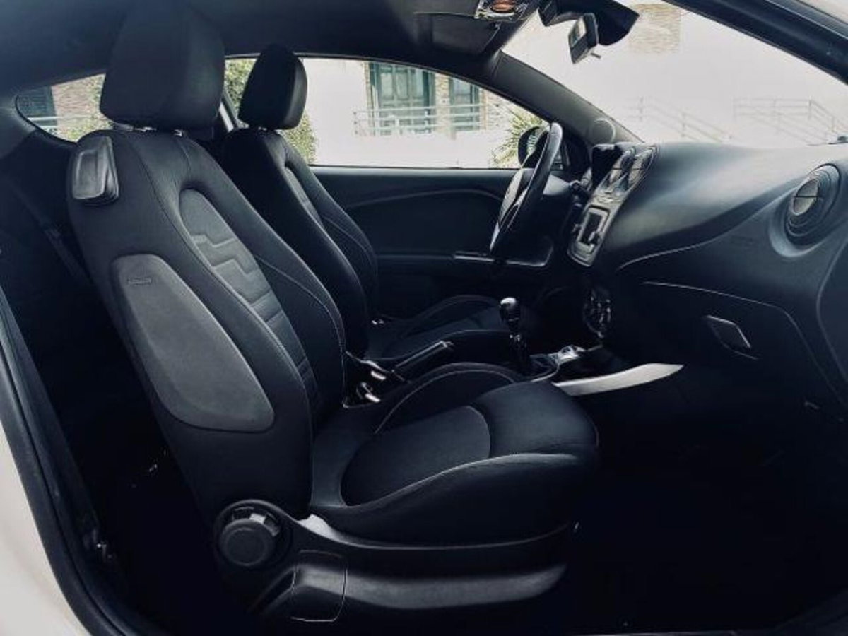Alfa Romeo MiTo 1.3 JTDm 85 CV S&S Distinctive (6)