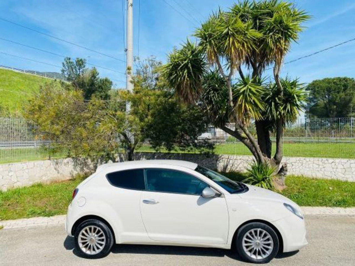 Alfa Romeo MiTo 1.3 JTDm 85 CV S&S Distinctive (9)
